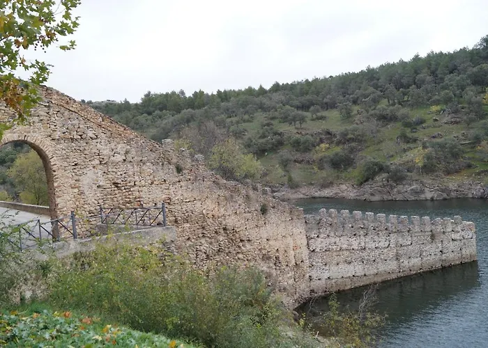 Puente Viejo De Buitrago Casa Roble